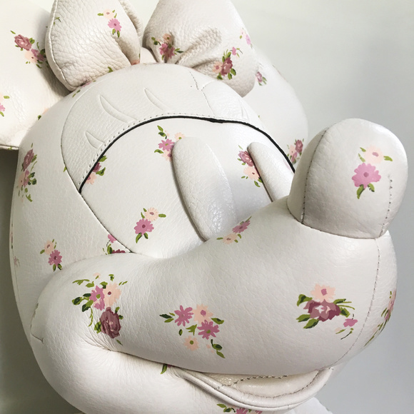 COACH x Disney Minnie Mouse Floral Ivory Doll - Picture 3 of 8